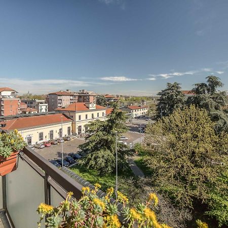 Suite Angolo Alla Stazione - Appartamento Con Terrazzo Panoramico Pavia Dış mekan fotoğraf