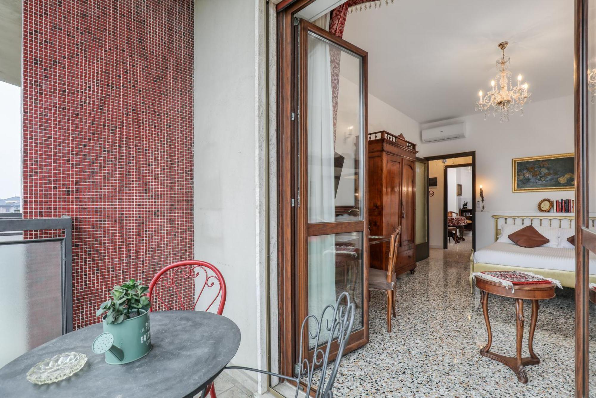 Suite Angolo Alla Stazione - Appartamento Con Terrazzo Panoramico Pavia Dış mekan fotoğraf