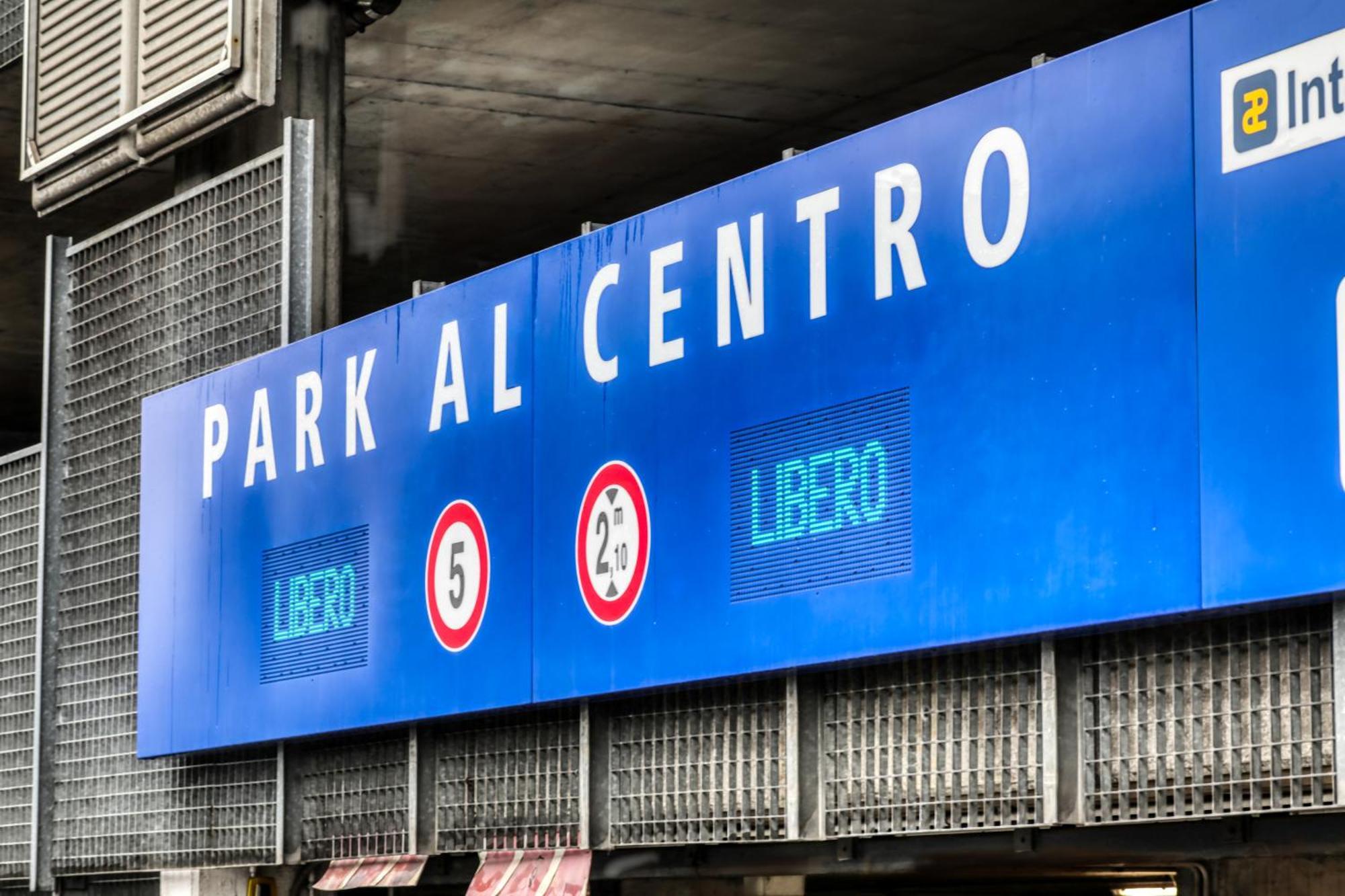 Suite Angolo Alla Stazione - Appartamento Con Terrazzo Panoramico Pavia Dış mekan fotoğraf