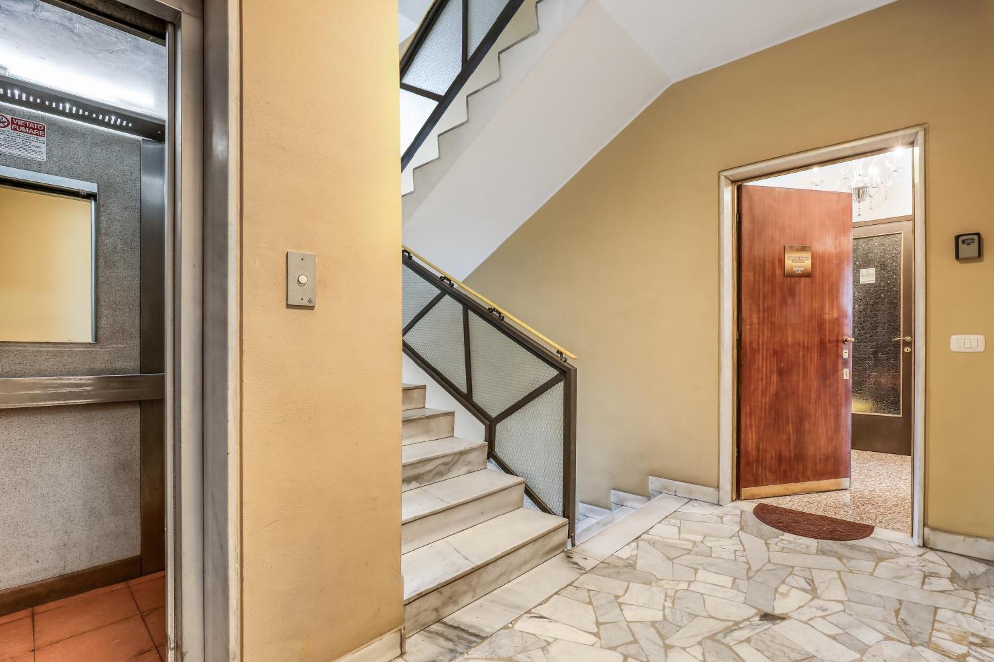 Suite Angolo Alla Stazione - Appartamento Con Terrazzo Panoramico Pavia Dış mekan fotoğraf