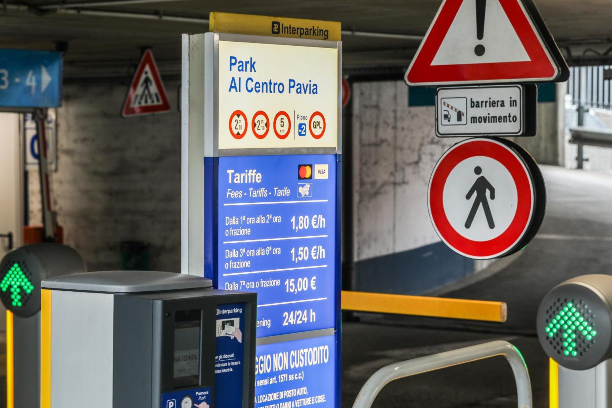 Suite Angolo Alla Stazione - Appartamento Con Terrazzo Panoramico Pavia Dış mekan fotoğraf