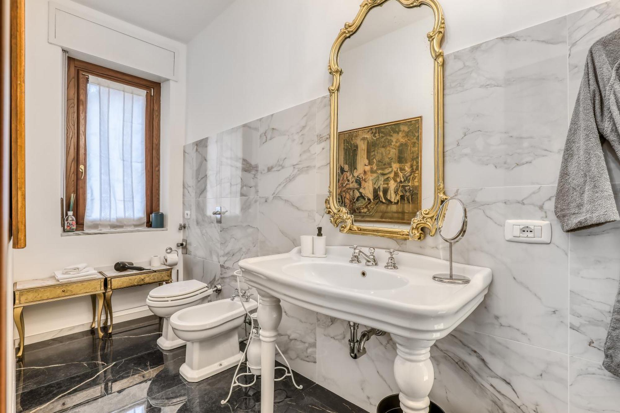 Suite Angolo Alla Stazione - Appartamento Con Terrazzo Panoramico Pavia Dış mekan fotoğraf